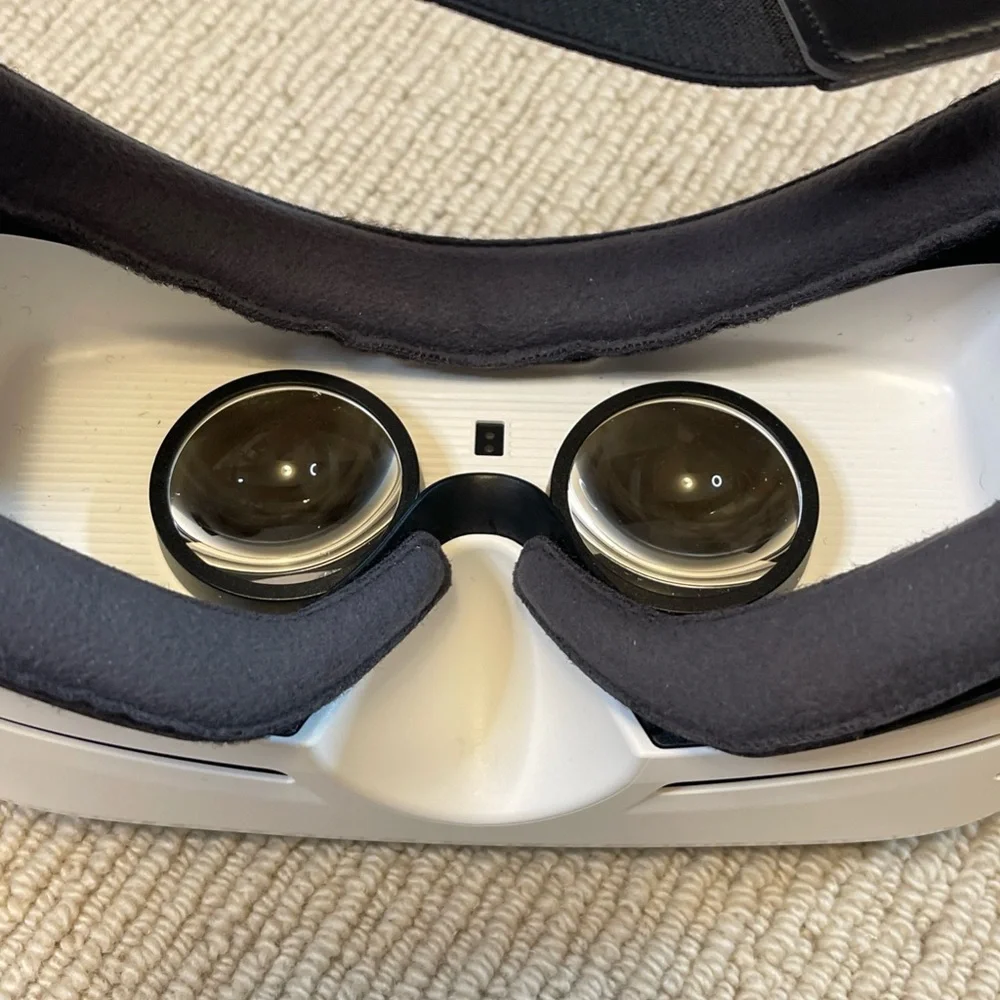 Samsung Gear VR Powered by Oculus - New, Open Box SM-R322